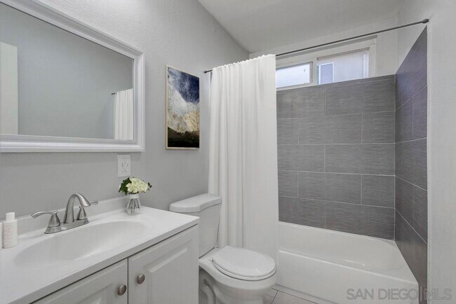 Foto del edificio - 8940 Kenwood Dr