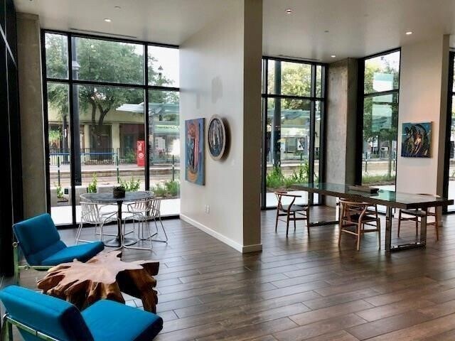 Foto del edificio - 3550 Main St