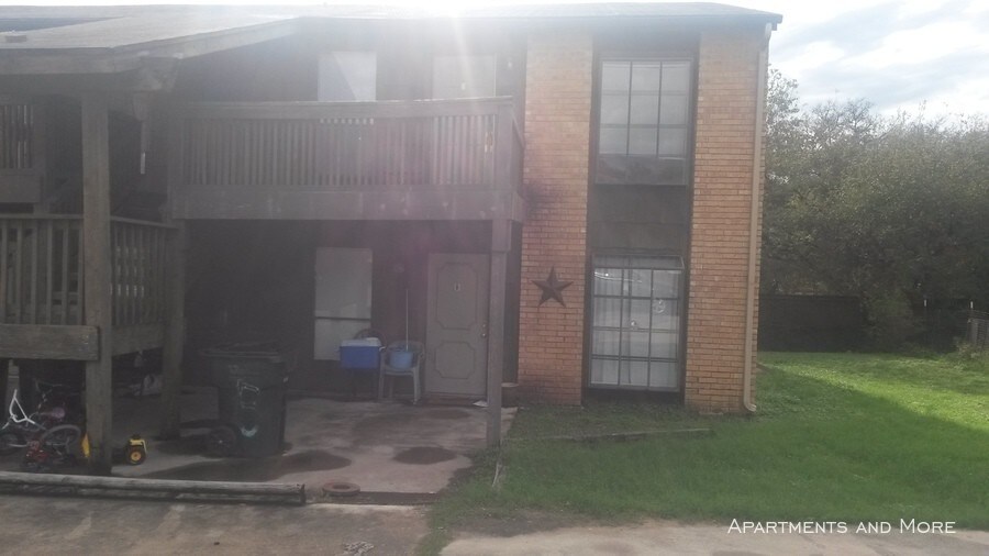 Foto principal - 611 Bracewood Cir