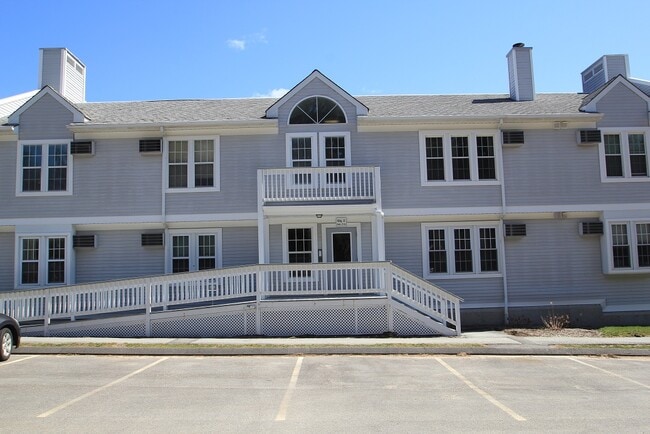 Building Photo - 82 Longview St