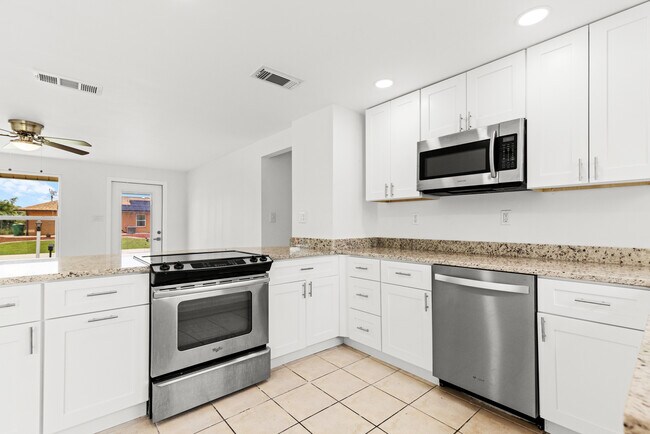 Foto del edificio - 1057 Tropical Ave NW