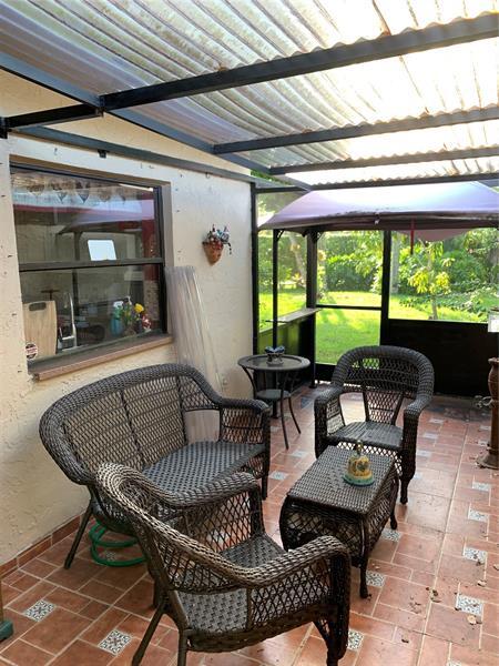 Screened Patio - 16874 Patio Village Ln