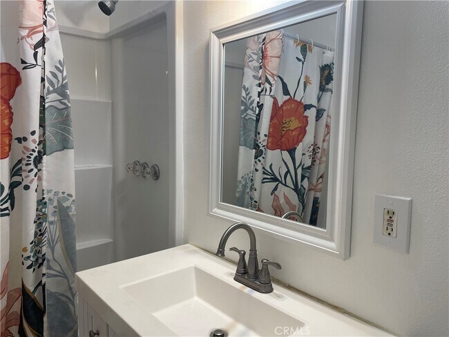 Foto del edificio - 17443 Cohasset St