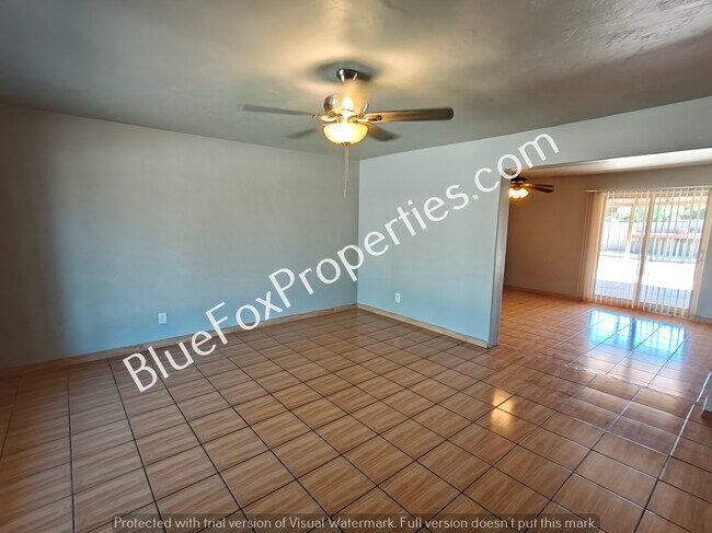 Foto del edificio - 5952 E 25th St