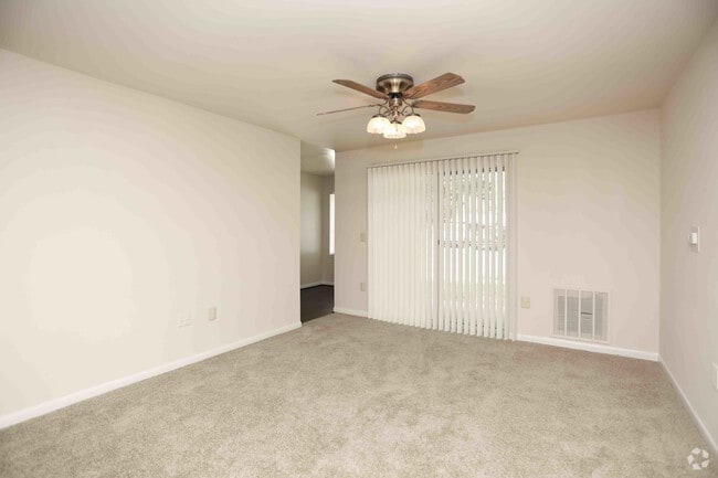 3BR, 2BA - 1,185 SF - Woodbridge Station