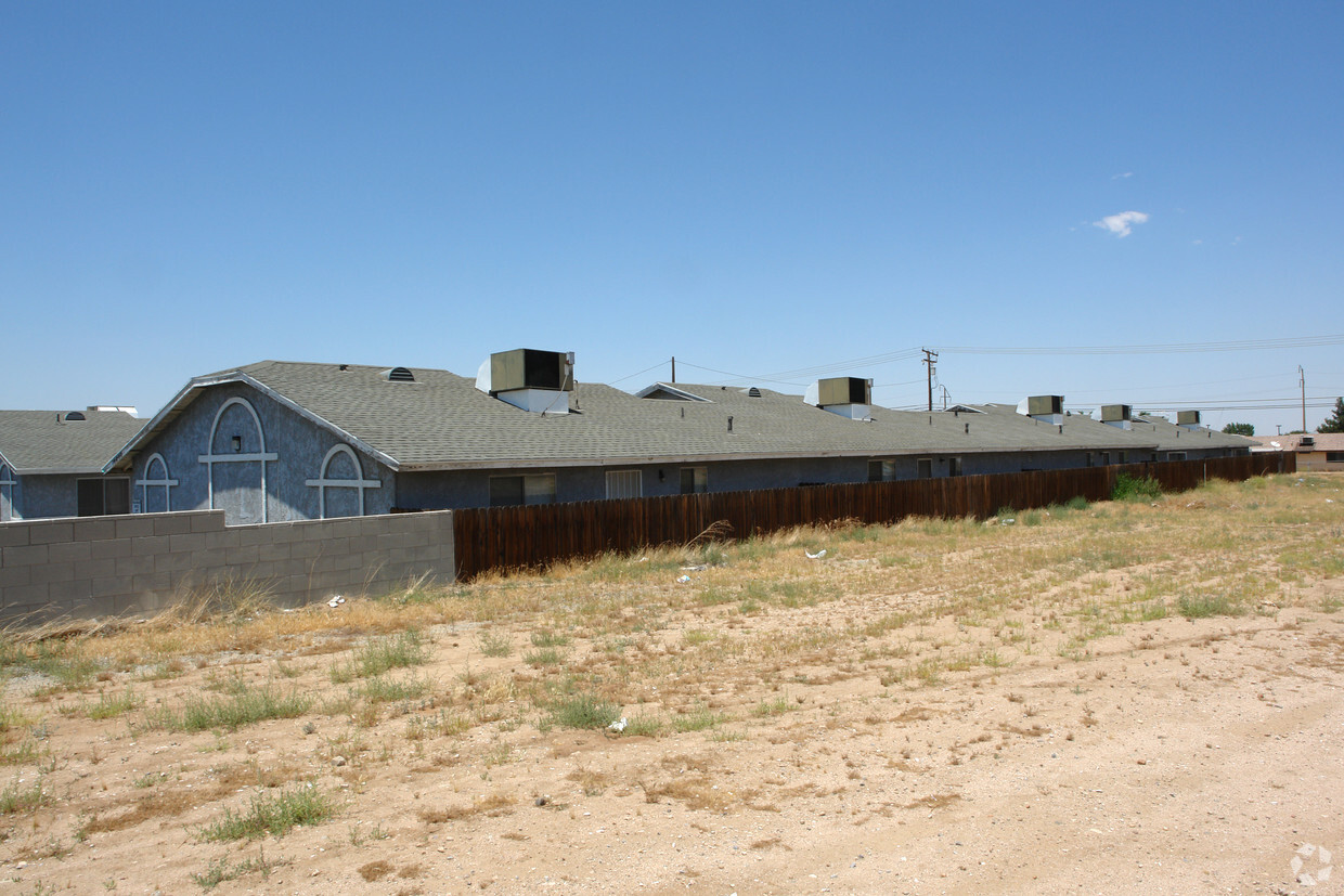 Building Photo - 16230 Sequoia Ave