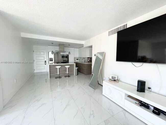 Building Photo - 11111 Biscayne Blvd
