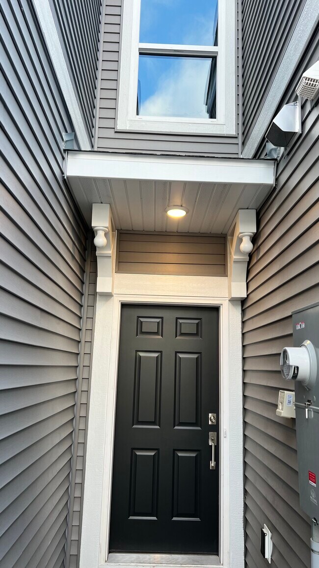 Building Photo - 4881 Avery Ct