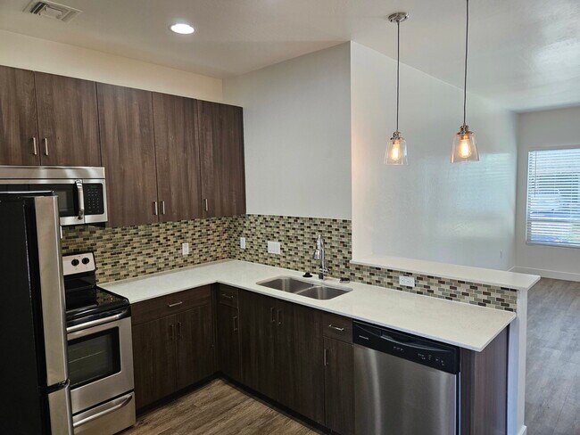 Foto del edificio - 8053 E Thomas Rd