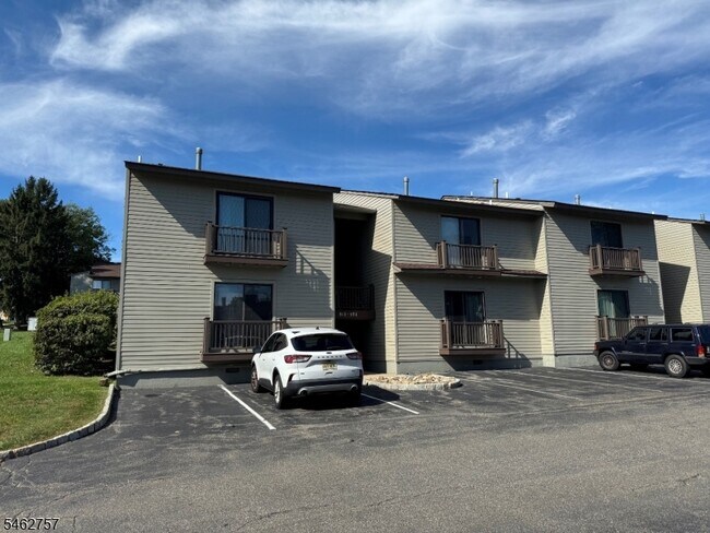 Foto del edificio - 903 Spruce Hills Dr