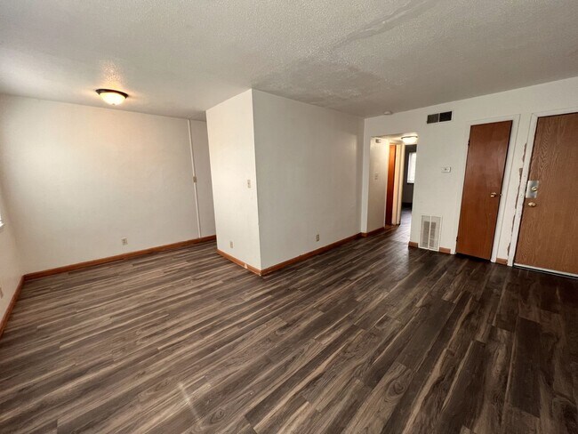 Building Photo - 2BR 1ba - Great location off of 21st Avenue