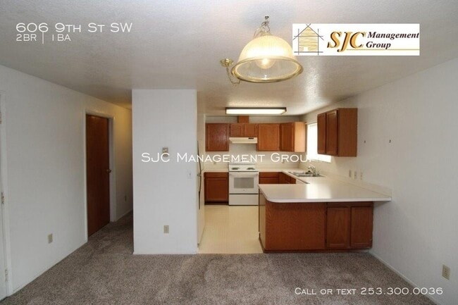 Building Photo - One Story Duplex For Rent