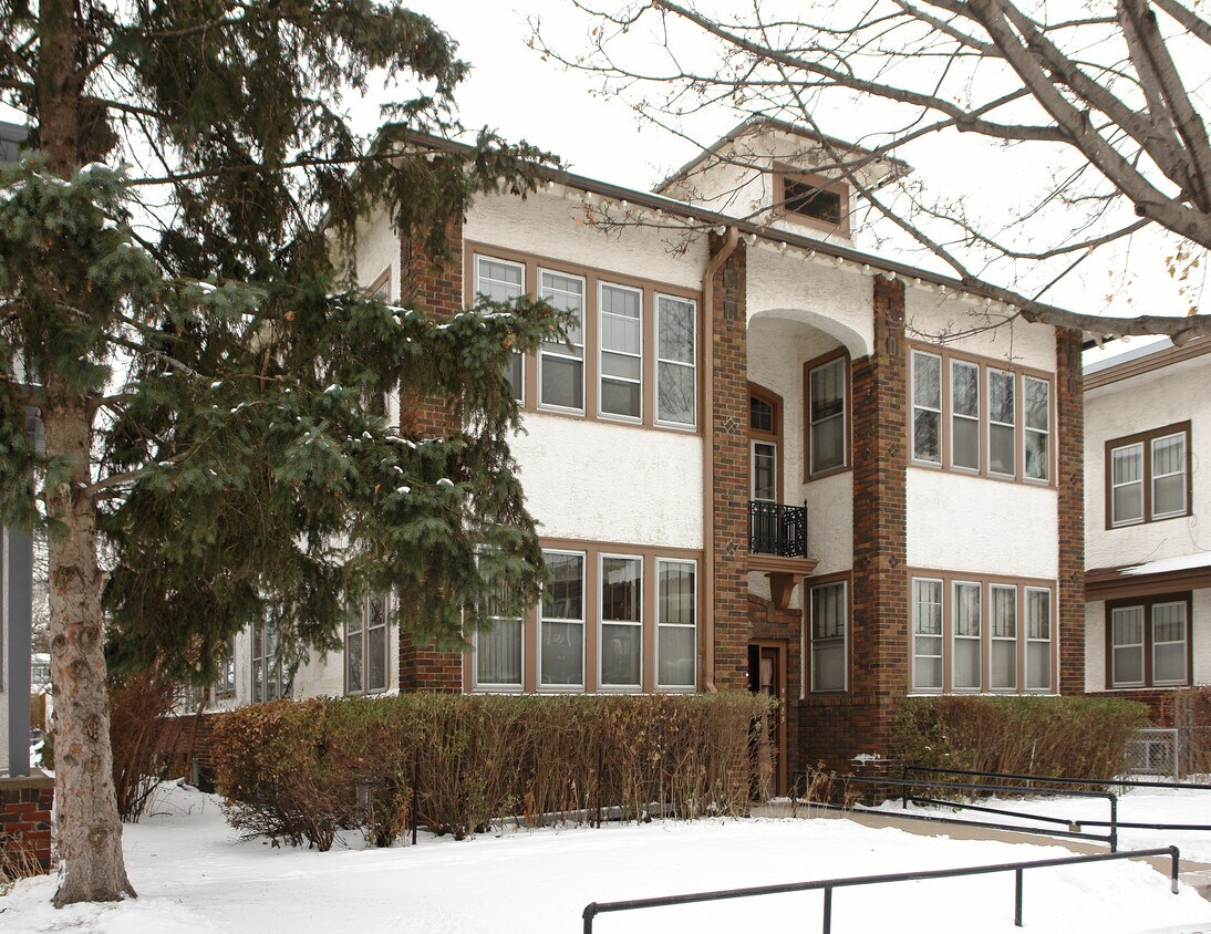 Building Photo - 968 Goodrich Ave