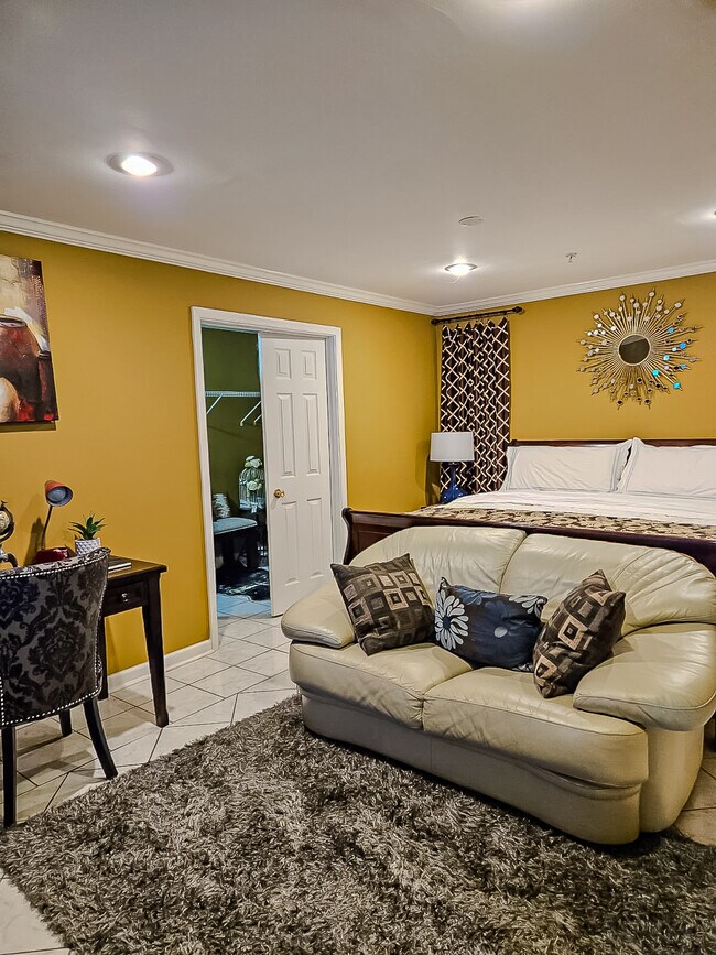 Foto del edificio - 12808 Penny Ln
