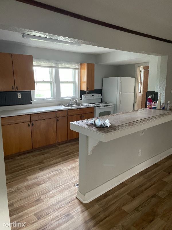Primary Photo - 3 br, 1 bath House - 920 E 6th St