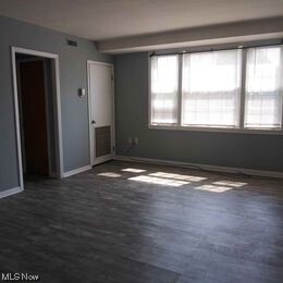 Building Photo - 15500 Van Aken Blvd
