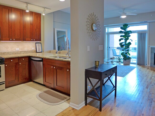 Foto del edificio - 657 W Fulton St