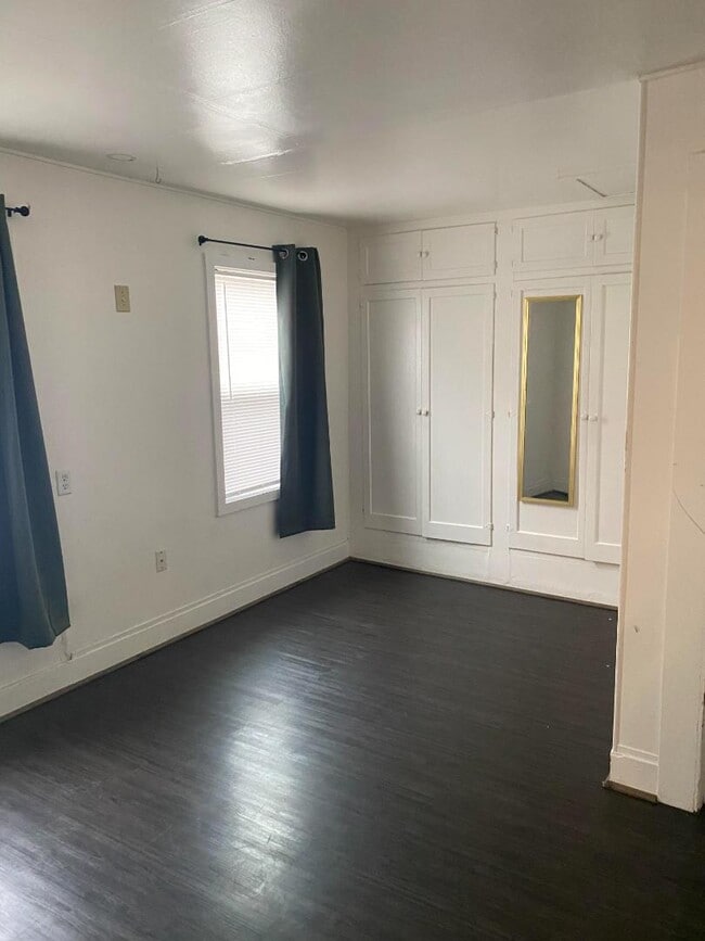 Building Photo - 754 California Ave