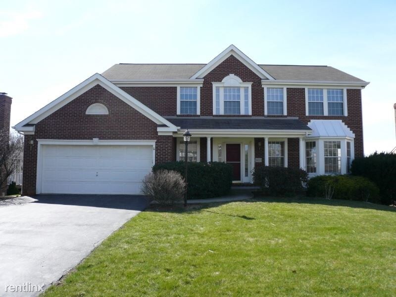 Primary Photo - 4 br, 2.5 bath House - 1615 Country Club Dr