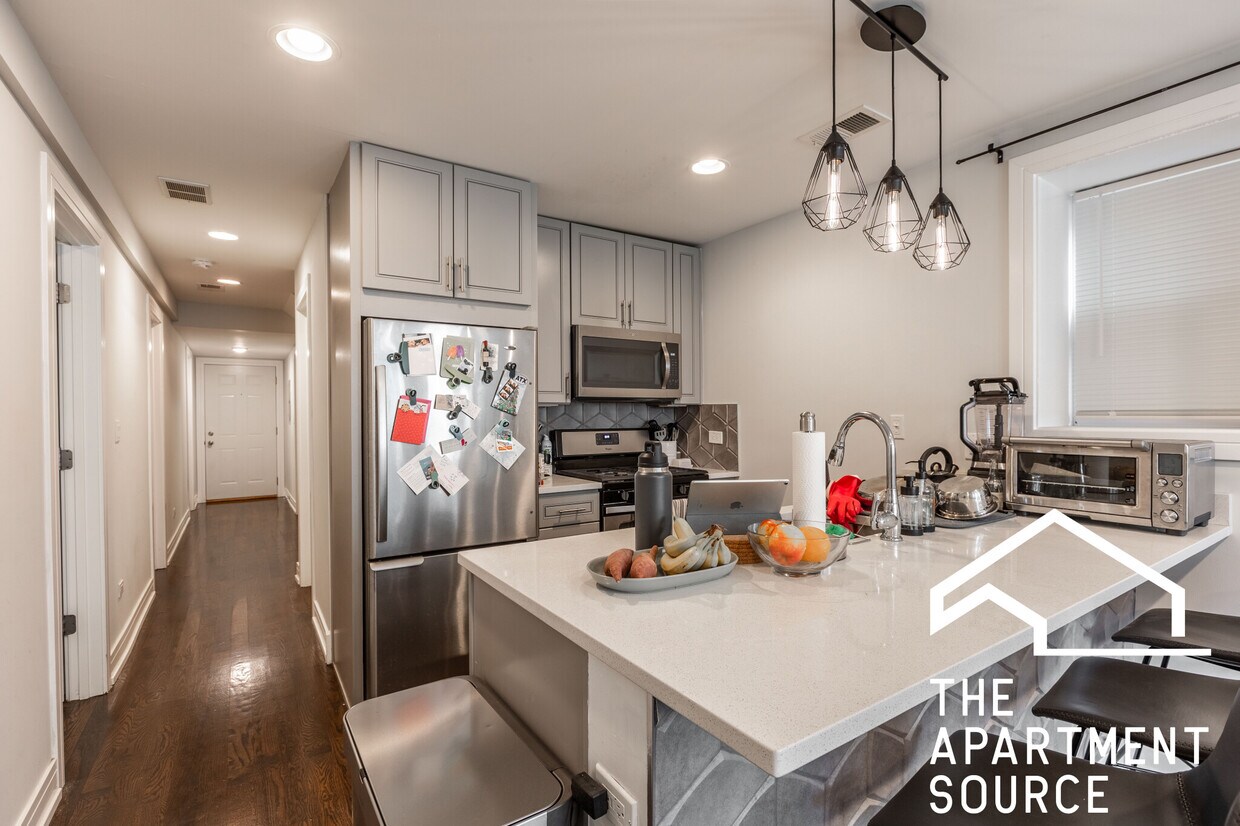 Foto principal - 2648 W Augusta Blvd