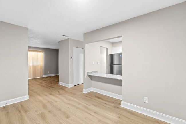 Interior Photo - Skyland Pointe