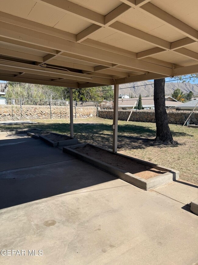 Building Photo - 5924 Cabrillo Dr