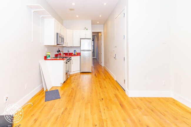 Foto del edificio - 184 Suydam St