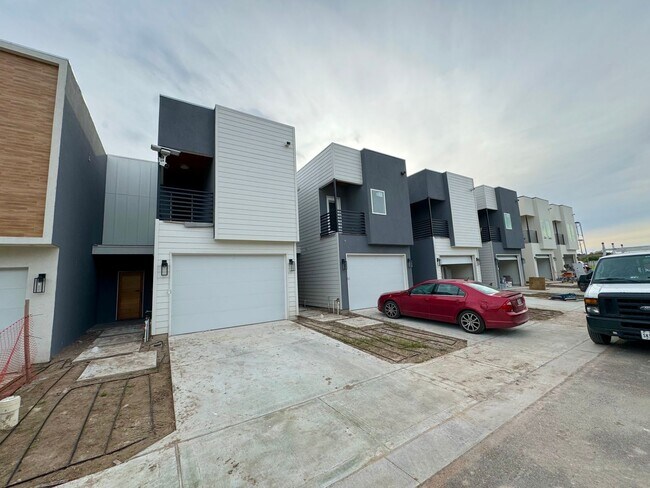 Foto del edificio - COLGATE Crossing