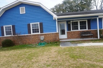 Building Photo - 207 Berry Ct