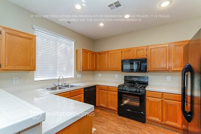 Foto del edificio - 1620 Remembrance Hill St