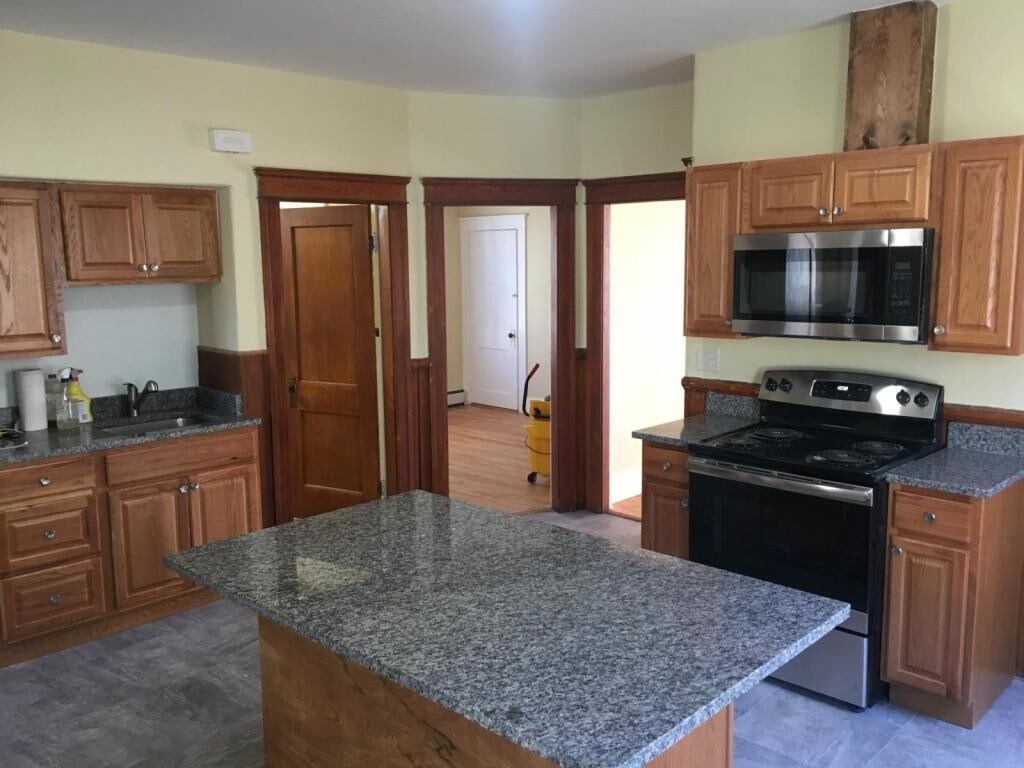Building Photo - 68 stockton st Apt 1 worcester ma 01610