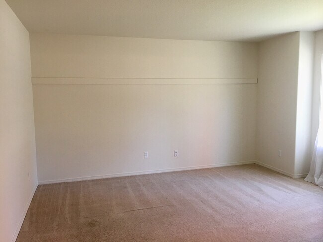 Foto del edificio - Light & Open 4-BR Home with Soaring Ceilings and Premium Kitchen
