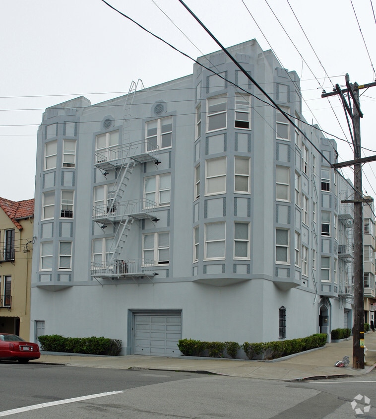 Building Photo - 4950 Fulton St