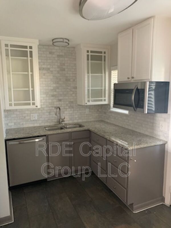 Building Photo - 4722 El Campo Ave
