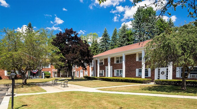 Foto del edificio - Woodruff Court Apartment Homes