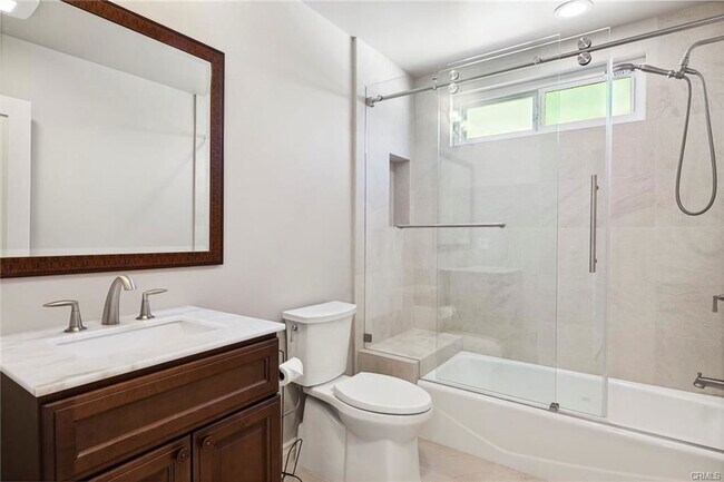 Foto del edificio - 410 1/2 Dahlia Place, Newport Beach, CA 92...