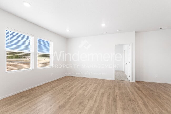 Foto del edificio - 8727 W Millsap Ln