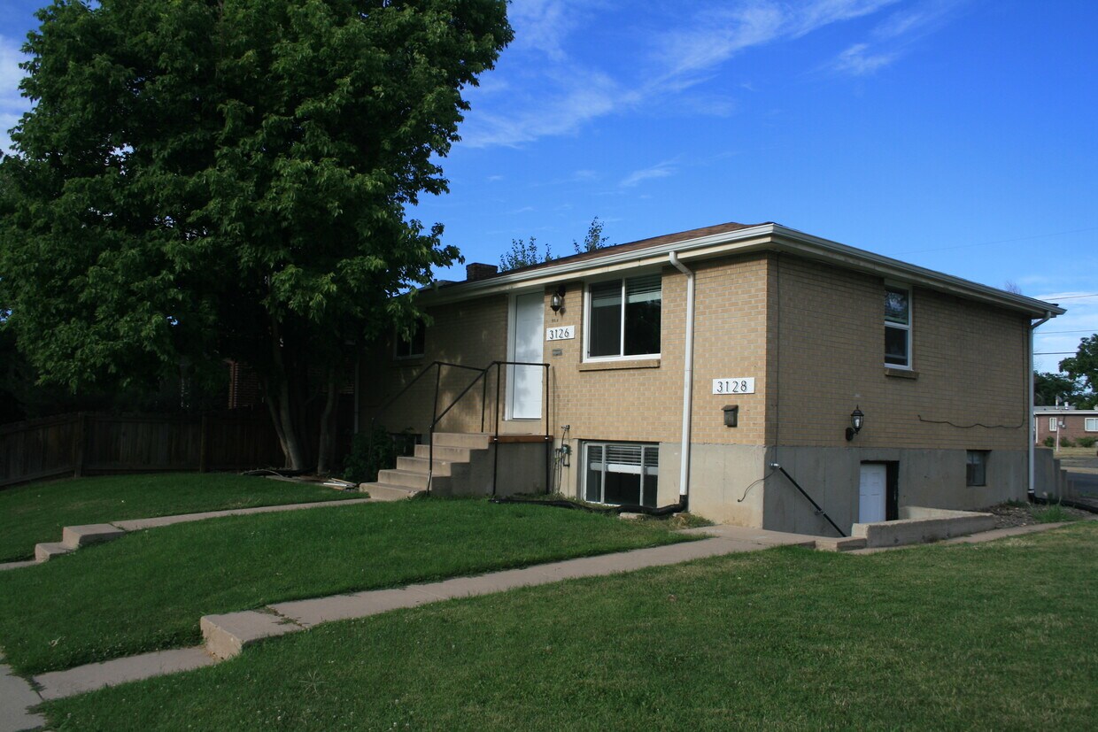 3126 Columbine St, Denver, CO 80205 Townhouse for Rent in Denver, CO
