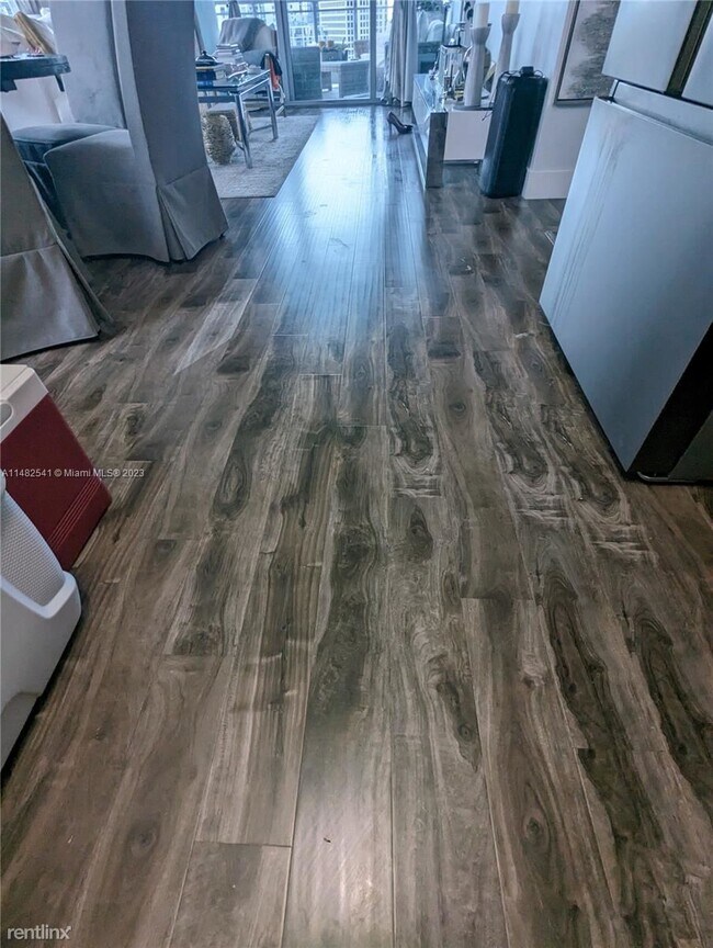 Foto del edificio - 2 br, 2.5 bath Condo - 90 SW 3rd St Apt 2904