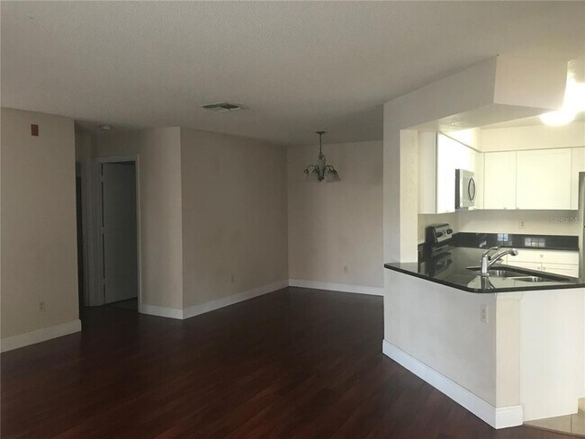 Foto del edificio - 2550 N Alafaya Trail
