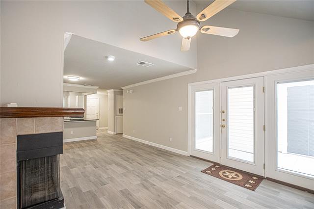 Foto del edificio - 2428 Forest Brook Ln