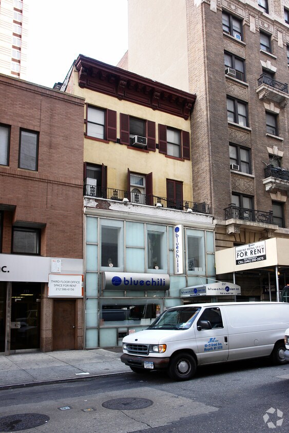 Primary Photo - 251 W 51st St