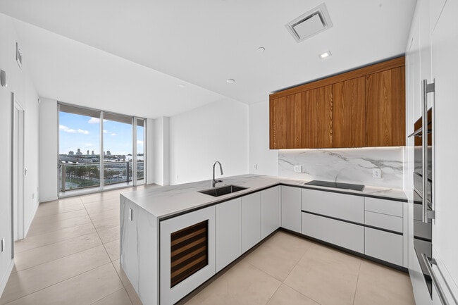 Building Photo - 1400 Biscayne Blvd