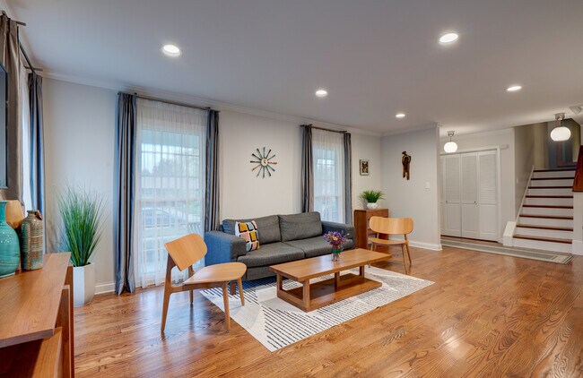 Foto del edificio - 3825 Brett Ln