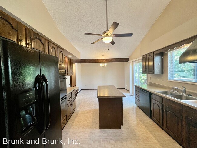 Building Photo - 4 br, 3 bath House - 180 Dolomite Drive
