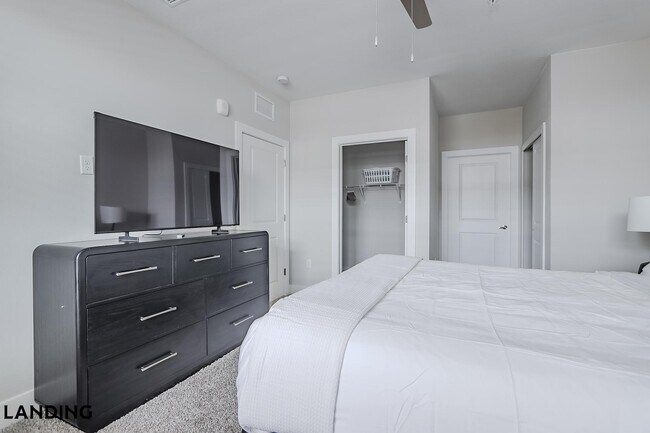 Foto del edificio - 2361 Commerce Park Dr NE