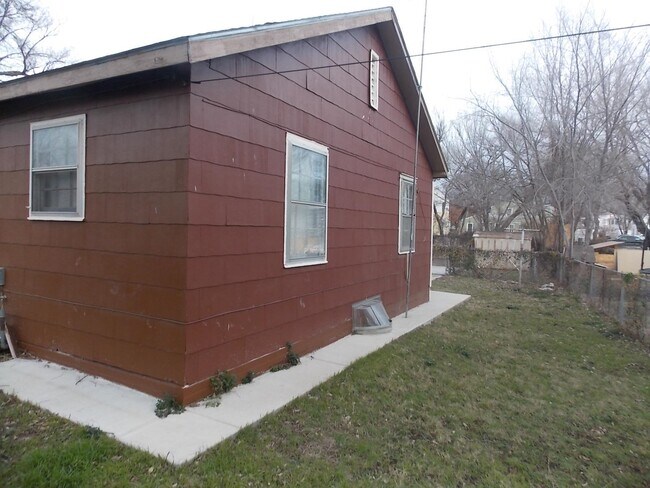 Building Photo - 4382 E Wilma St