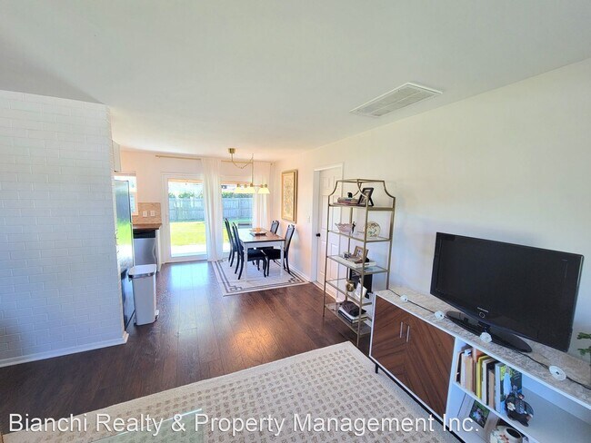 Building Photo - 2 br, 2 bath House - 11596 88th Ter