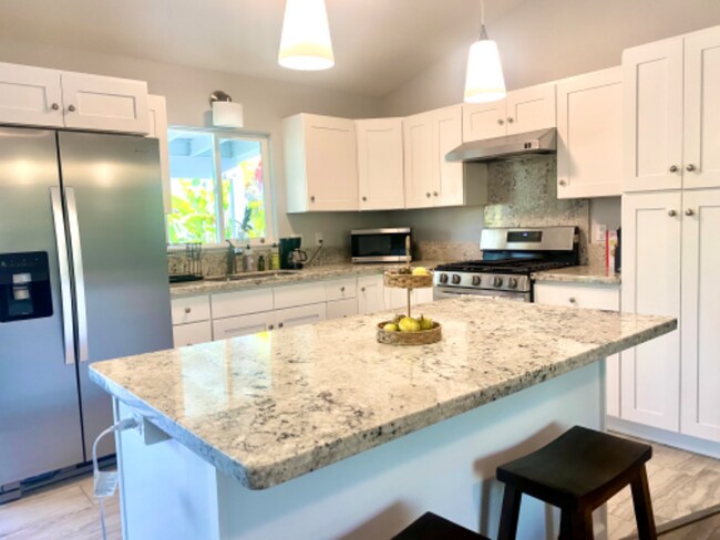 Building Photo - 16-2062-2062 Silversword Dr