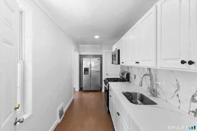 Foto del edificio - 366 Remington St